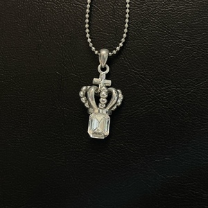 �N���E���X�g�[���l�b�N���X